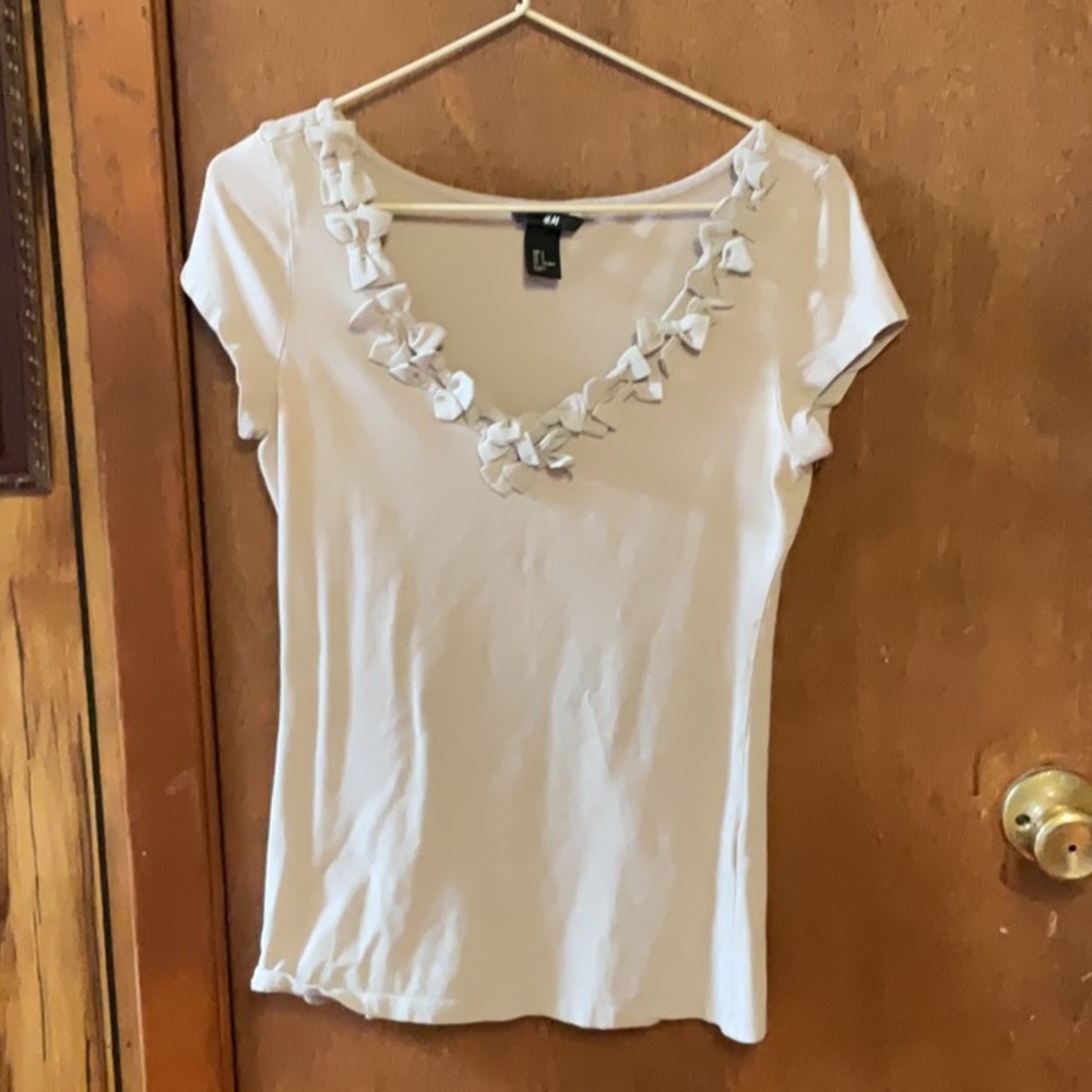 H&M Cream Ruffled Cap Sleeve Top